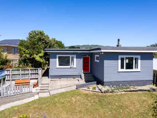 8 Lyndfield Lane, Newlands