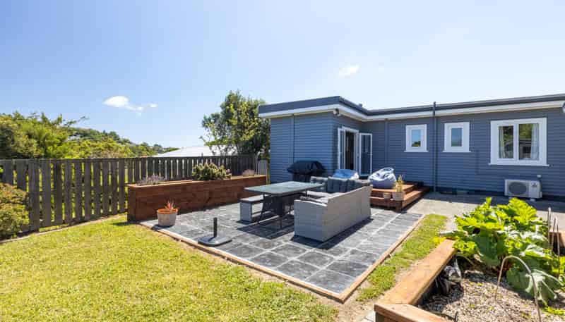 8 Lyndfield Lane, Newlands