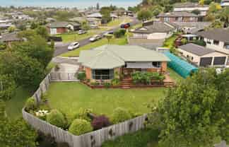 2 Karamu Terrace, Pyes Pa