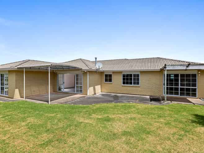 75 Kath Hopper Drive, Orewa