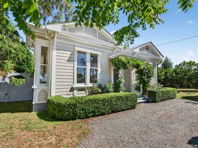 15 Wakefield Street, Featherston