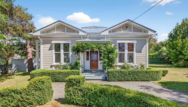 15 Wakefield Street, Featherston