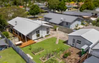 186 California Drive, TOTARA PARK