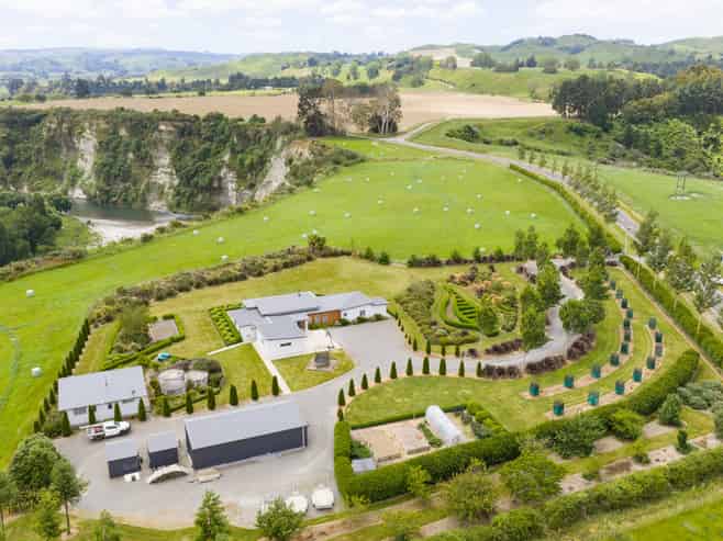 314 Cheltenham Hunterville Road, Waituna West