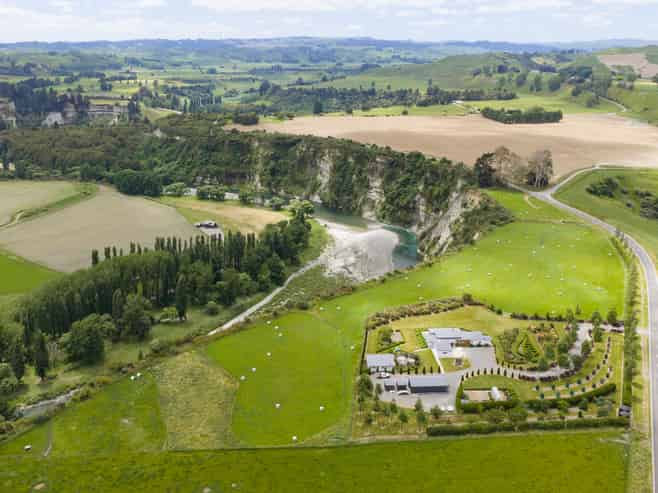 314 Cheltenham Hunterville Road, Waituna West