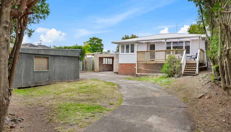 8 Marewa Street, Te Atatu South