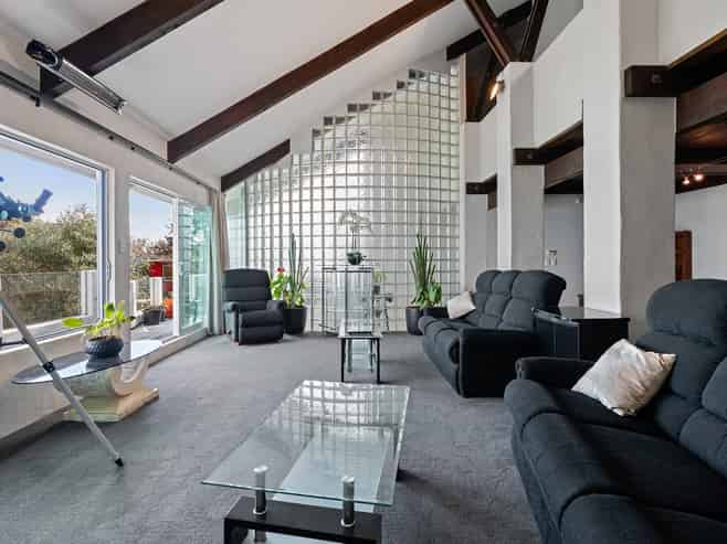 5 Rangiuru Road, Eastbourne