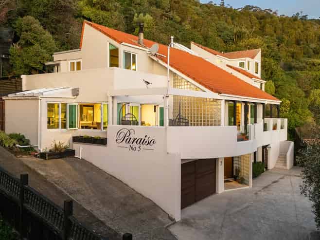 5 Rangiuru Road, Eastbourne