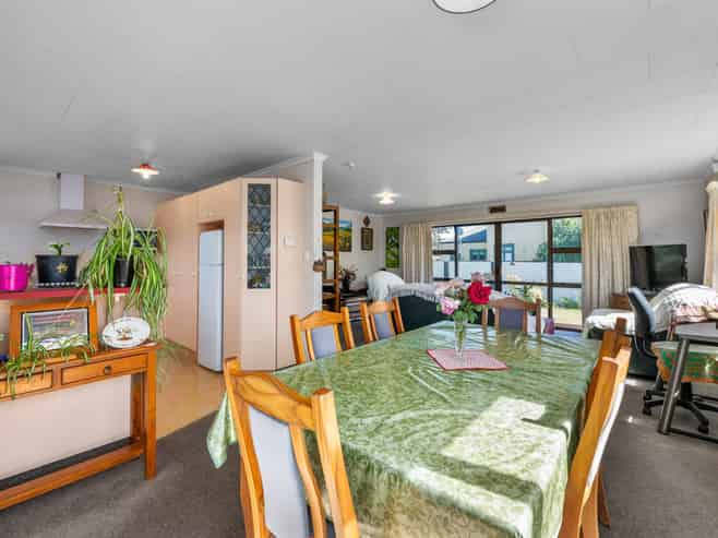 15 Mowat Street, Springlands