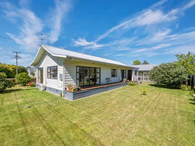 15 Mowat Street, Springlands