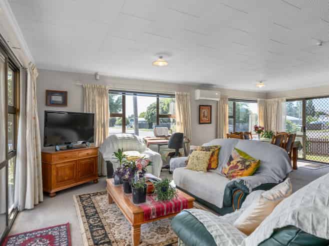 15 Mowat Street, Springlands