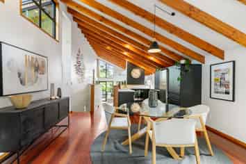 31 York Road, Titirangi