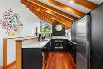 31 York Road, Titirangi