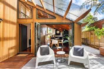 31 York Road, Titirangi