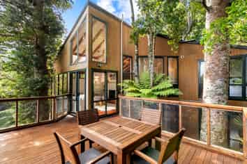 31 York Road, Titirangi