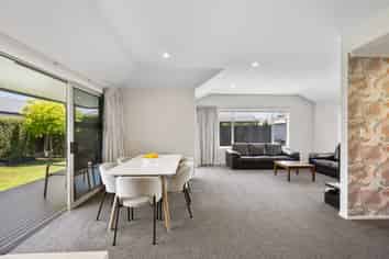 5 Arbuckle Road, Frimley