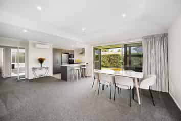 5 Arbuckle Road, Frimley