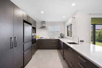 5 Arbuckle Road, Frimley