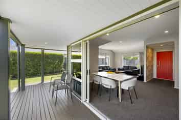 5 Arbuckle Road, Frimley