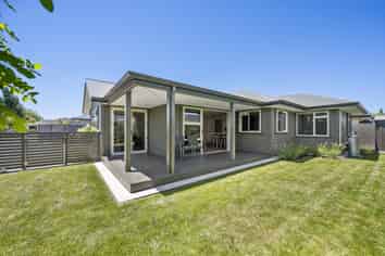 5 Arbuckle Road, Frimley