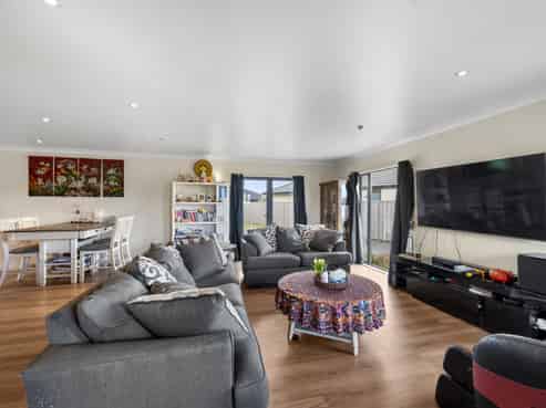 34 Northwood Avenue, Mahora