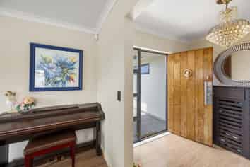 34 Northwood Avenue, Mahora