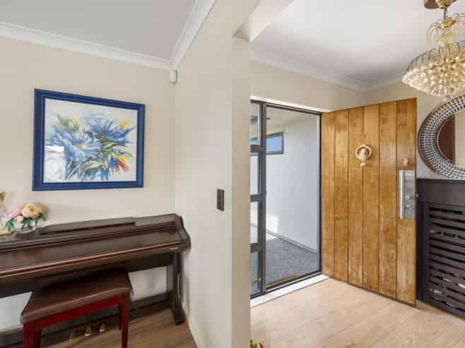 34 Northwood Avenue, Mahora