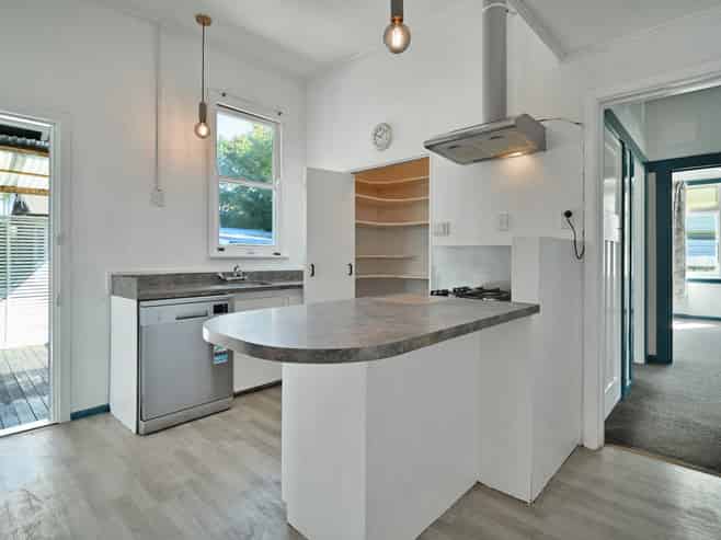 400 Nelson Street North, Hastings