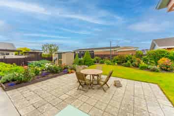 2B Chateau Close, Gleniti