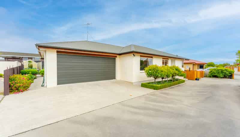 2B Chateau Close, Gleniti