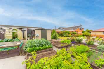 2B Chateau Close, Gleniti