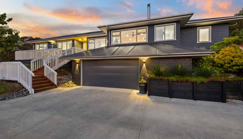 101 Waitakere Road, Waitakere