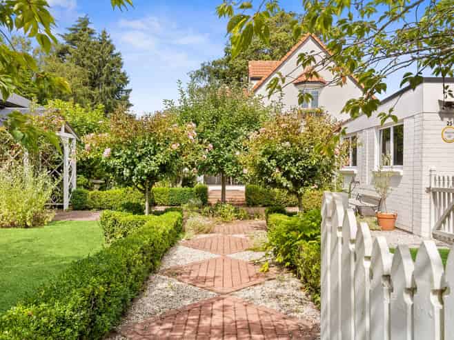 25 Hall Street, Cambridge