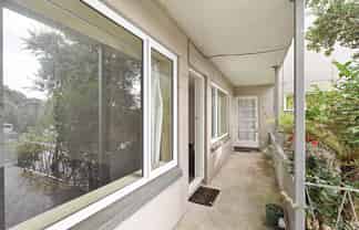 2/17A Esplanade Road, Mount Eden