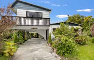 27 Nikau Heights, Karamea