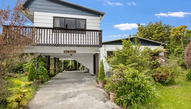27 Nikau Heights, Karamea