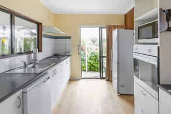 27 Nikau Heights, Karamea