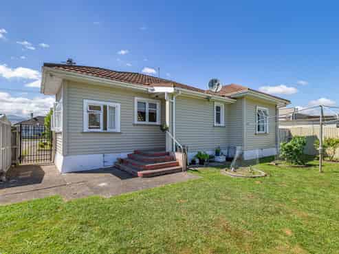 13 Winchester Street, Levin