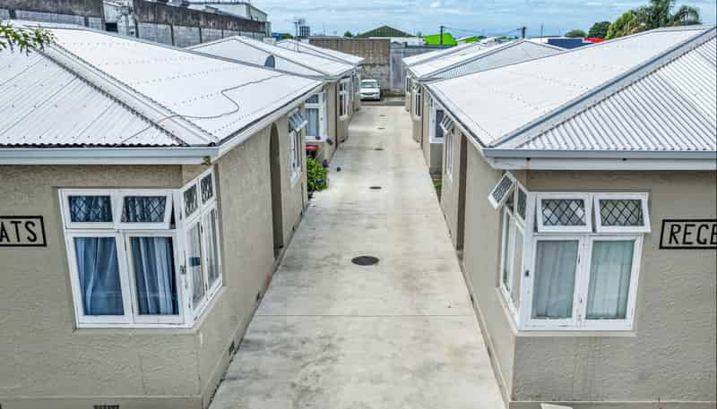 1-6/402 Queen Street East, Hastings