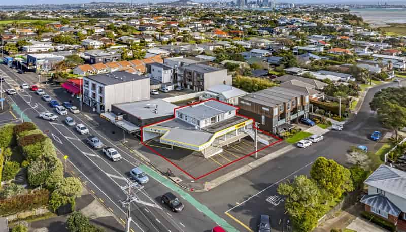 73 Lake Road, Devonport