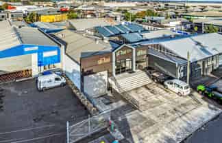 Onehunga HQ with High Stud Warehouse