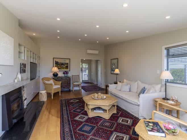 7 Kawau Grove, Waikanae Beach