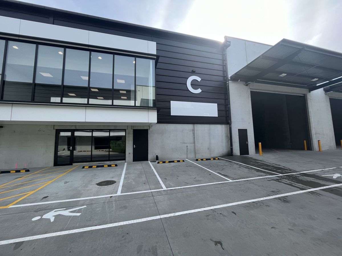 Modern Industrial Unit – 485sqm