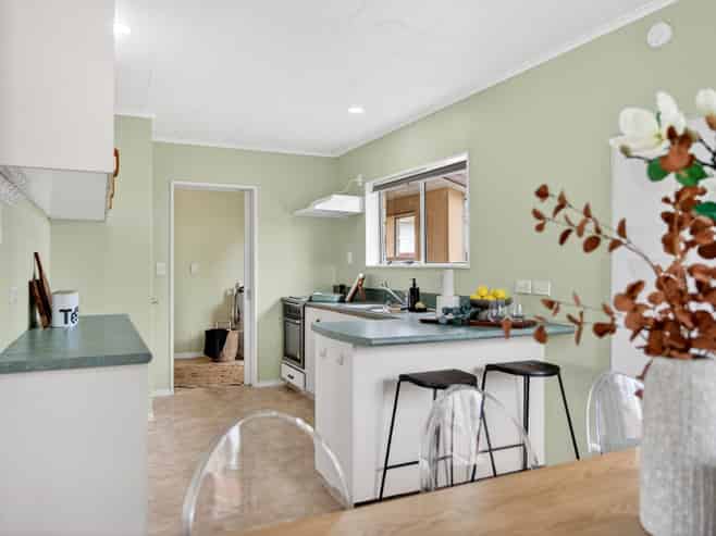 8 Hogg Crescent, Masterton