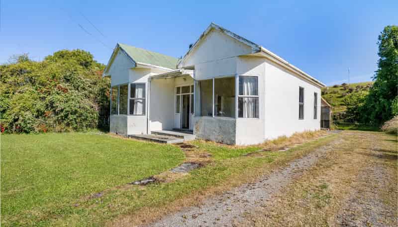 2026 Lumsden Dipton Highway, Dipton