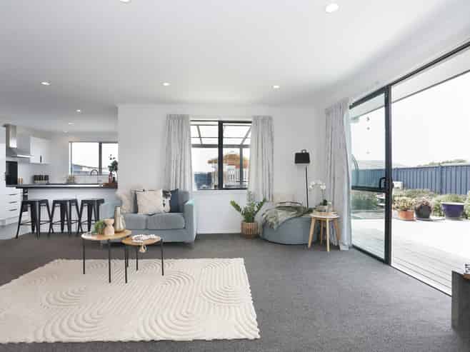 13 George Street, Bulls