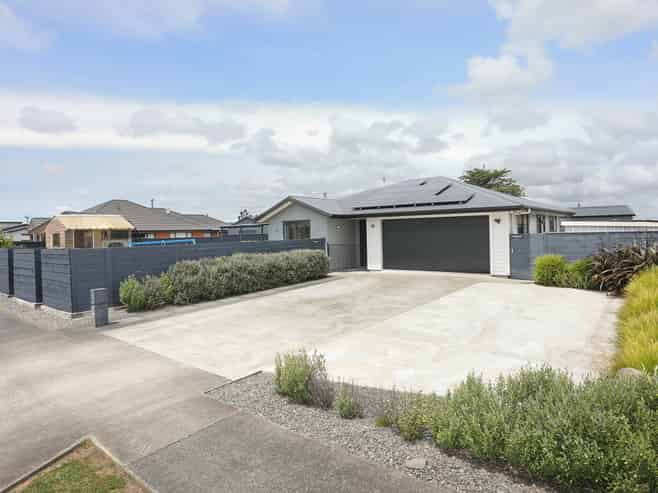 13 George Street, Bulls