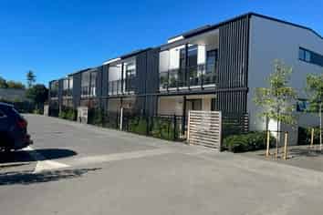 102/142  Leinster Road, Merivale