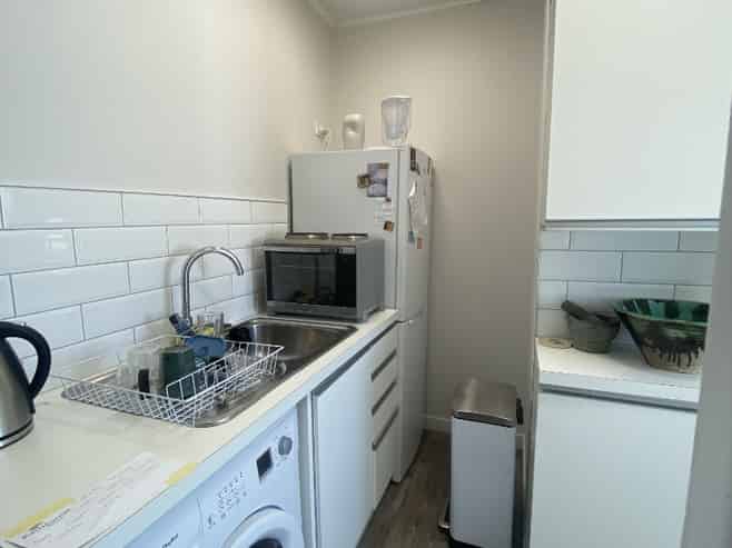 2/37B Plunket Street, Kelburn