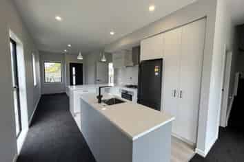 28 Koreke Close, Porirua